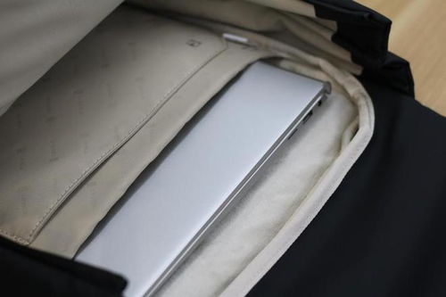 地平线8号Moment 为上班族量身打造的专业双肩包